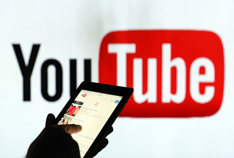 YouTube Gunakan AI